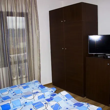 Monelli 5 Guest house